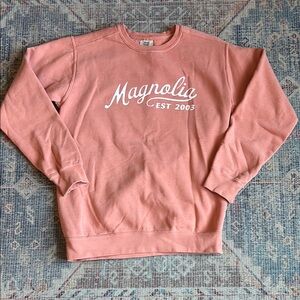 Magnolia salmon crewneck